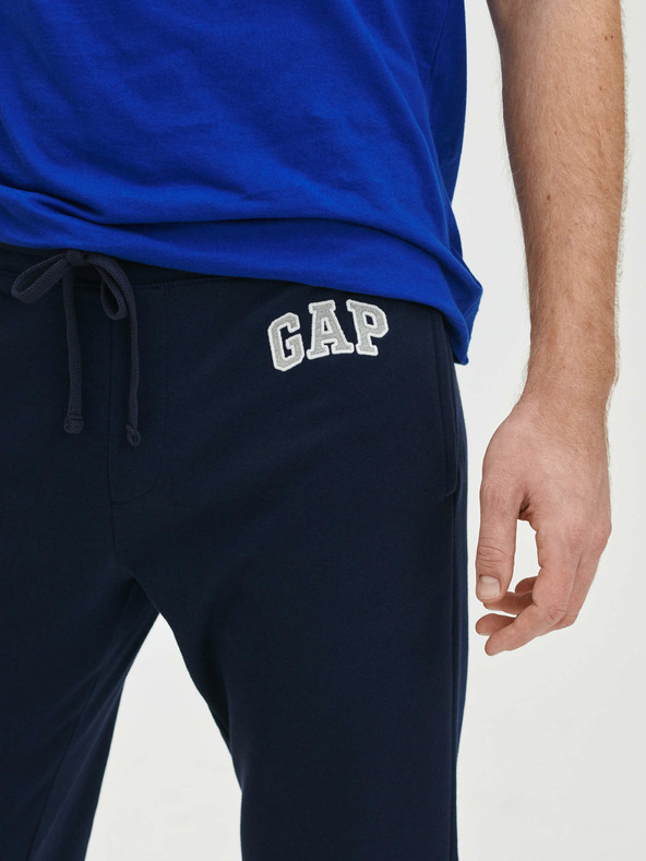 GAP Herren Sweatpants mit Fleece und Logo GAP