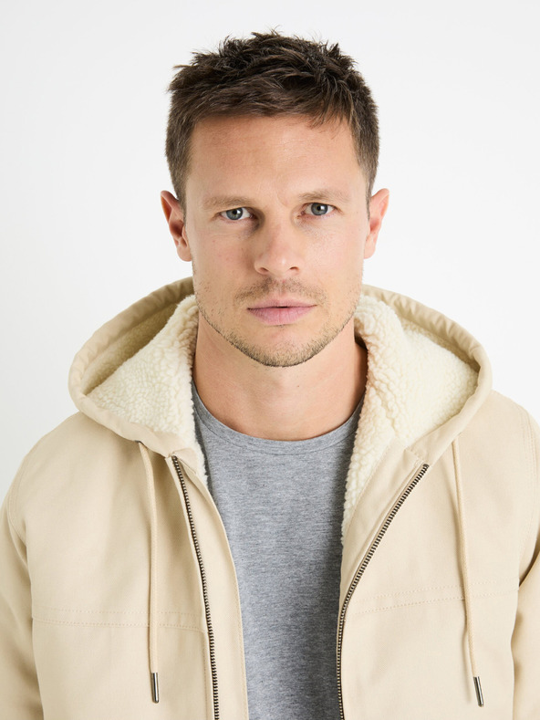 Celio Cremefarbene Herren-Kunstfelljacke Celio Fuhoodie