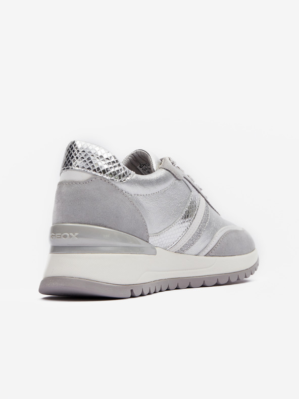 Geox Silberne Damen-Sneaker Geox Desya