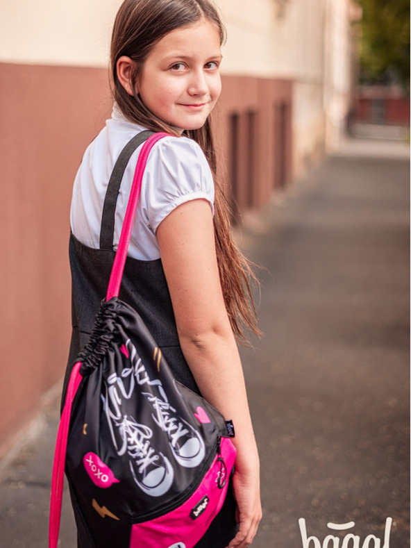 BAAGL  Schwarzer Ranzen mit Tasche Sneakers Baagl