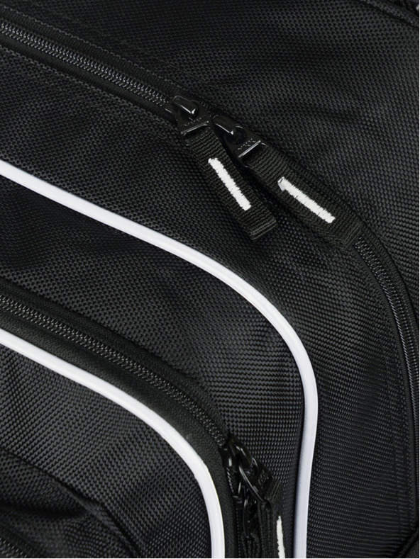 BAAGL  Schwarzer Schulrucksack, Federmäppchen und Taschenset Baagl Cubic Goal