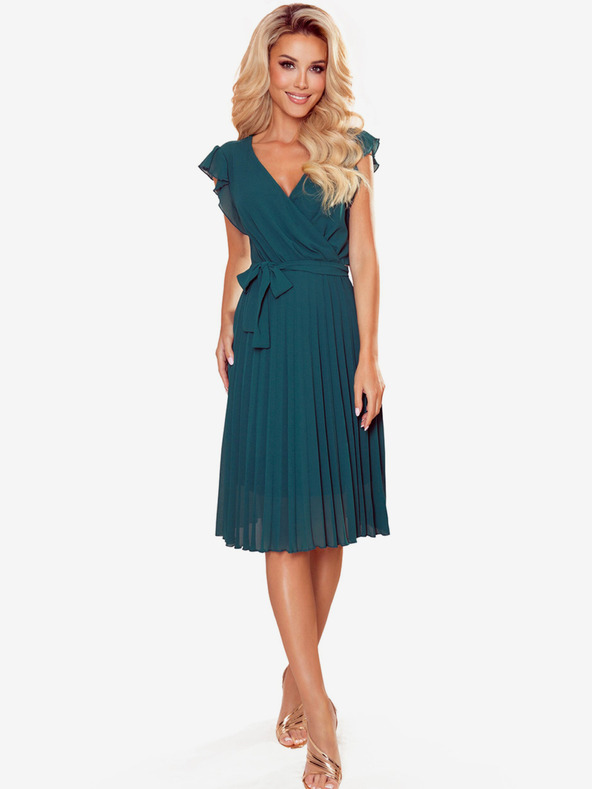 numoco Plissee-Kleid mit Ausschnitt und Rüschen - grün Numoco POLINA