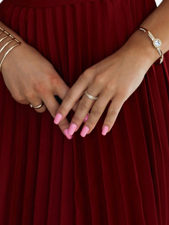 numoco Plissiertes kurzärmeliges Kleid - burgunderrot Numoco LILA