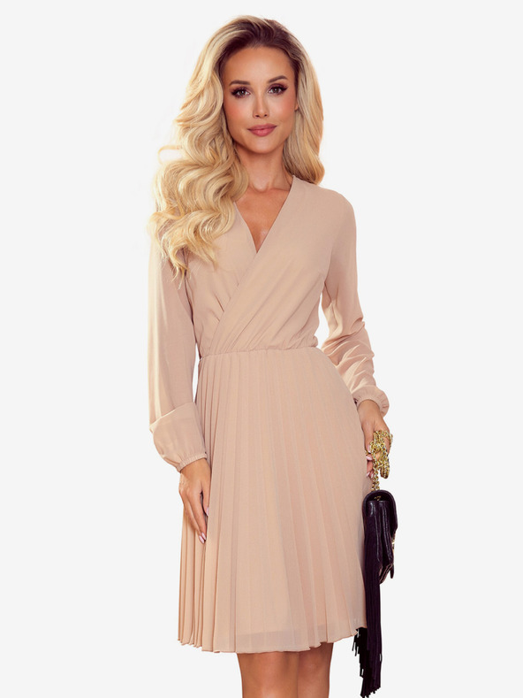 numoco Plissee-Kleid mit Ausschnitt und langen Ärmeln - Beige Numoco ISABELLE