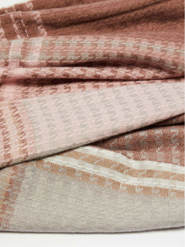 Moodo Schal mit feinem Karomuster und dekorativem Faden