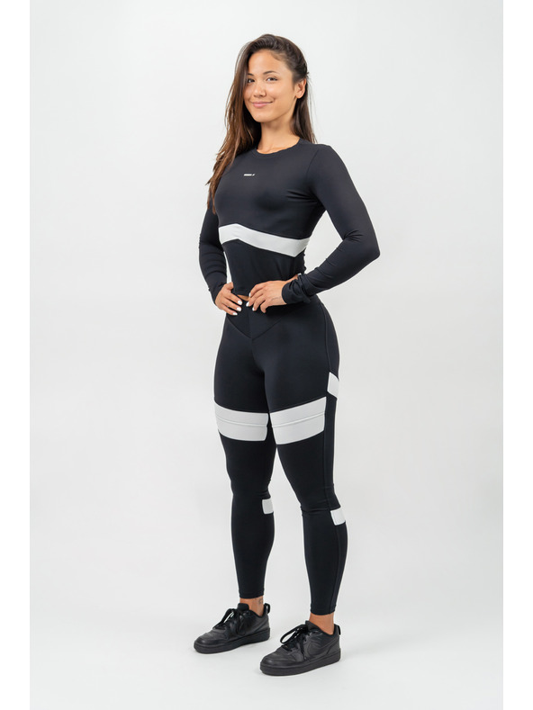 Nebbia Schwarzes langärmeliges Top TRUE HERO 242