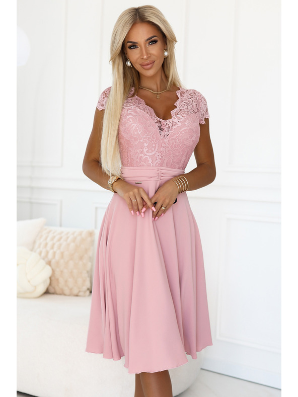 numoco Hellrosa Chiffonkleid mit Spitzenausschnitt