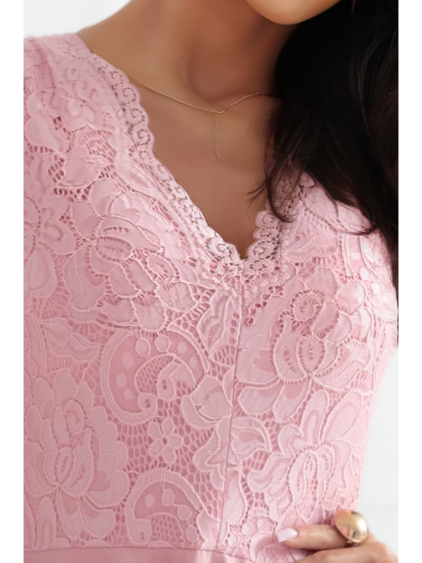 numoco Hellrosa Kleid mit Spitze