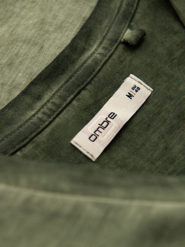 Ombre Clothing Herren Baumwoll-T-Shirt mit V-Ausschnitt und Used-Effekt - olivgrün