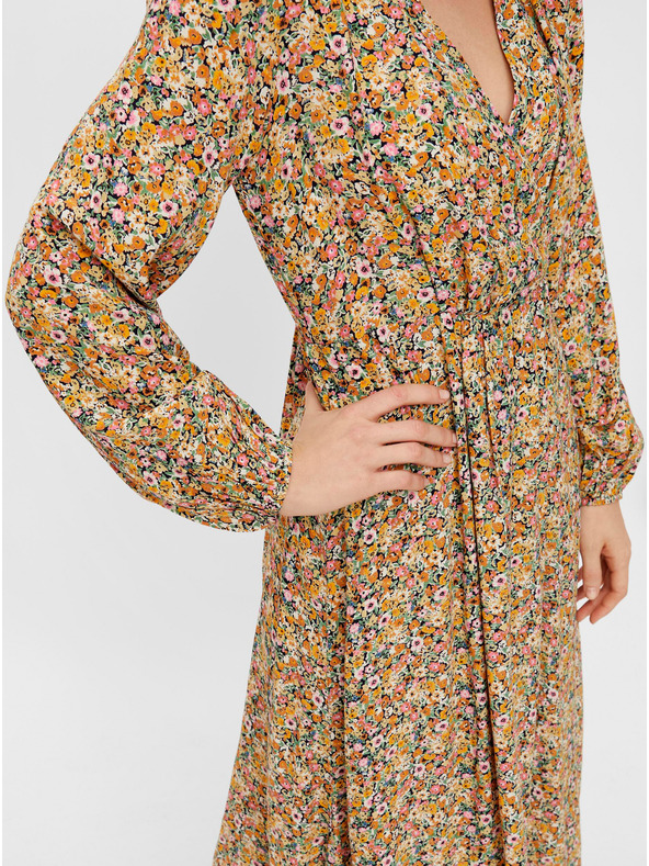 Pieces Beige geblümter Midi Pieces Gry