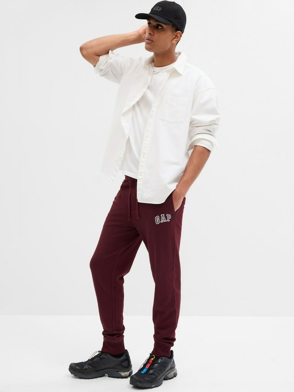GAP Herren Sweatpants mit Fleece und Logo GAP