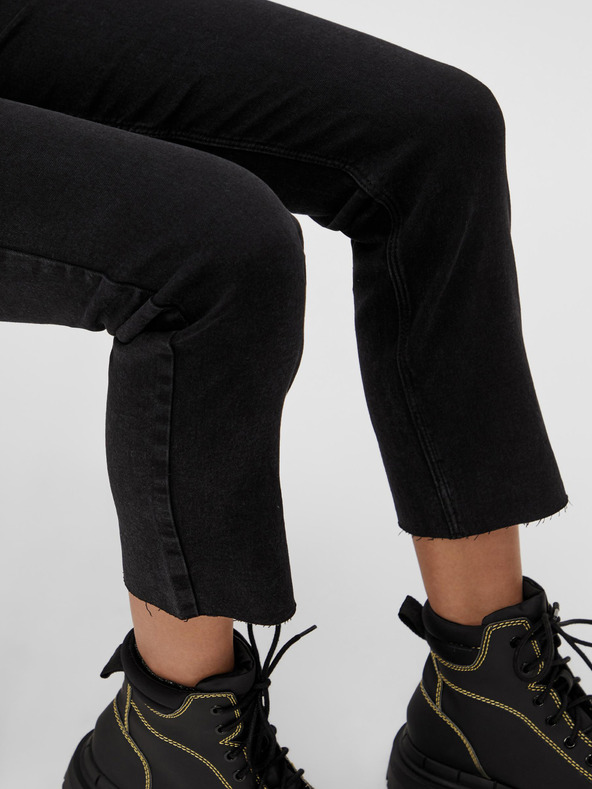 Pieces Schwarze, gerade geschnittene Jeans Pieces Luna