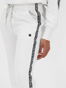 Alife and Kickin Weiße Damen-Sweatpants mit Revers Alife and Kickin