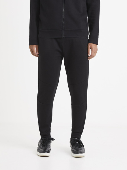 Celio Schwarze Basic-Sweatpants Celio Vojogyoke