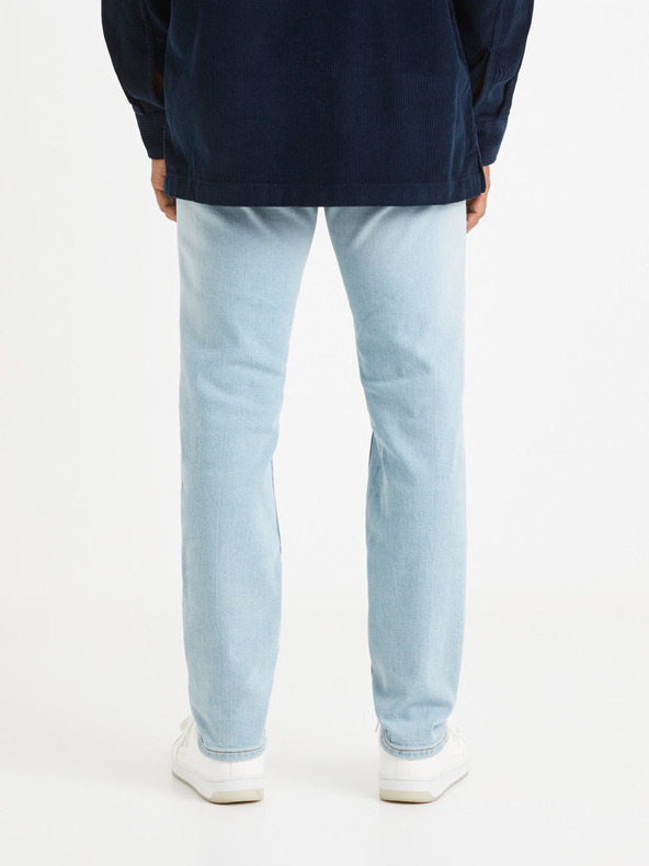 Celio Hellblaue Herrenjeans in gerader Passform mit Ripseffekt Celio Vomarble