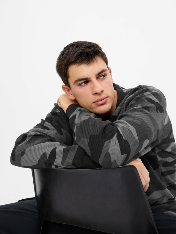 GAP T-Shirt mit Armeemuster GAP