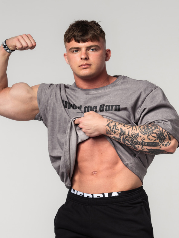 Nebbia Washed-off Baumwoll-T-Shirt in schwerer Ausführung GRIND 370