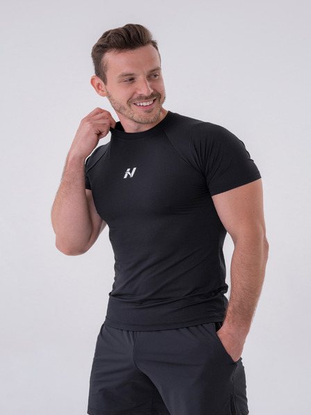 Nebbia Funktionelles Slim-fit-T-Shirt 324