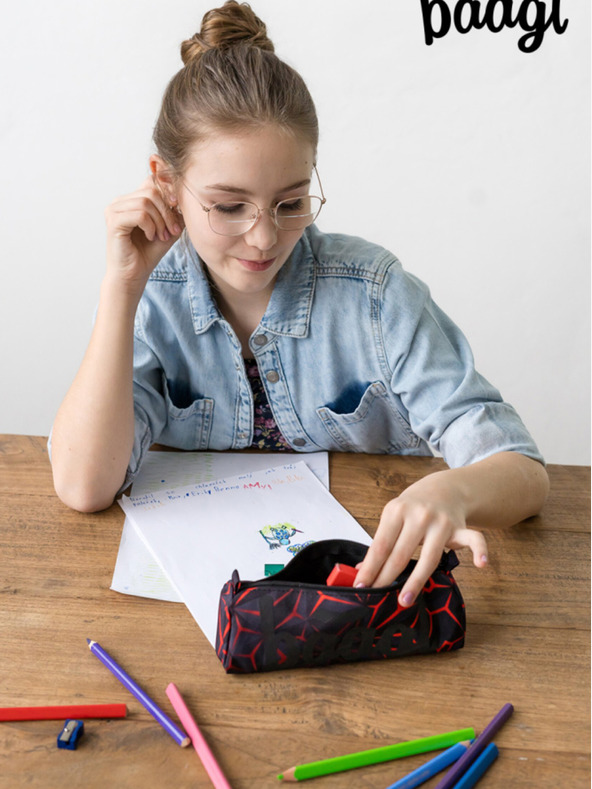 BAAGL  Schwarzes Schüleretui Baagl Red Polygon