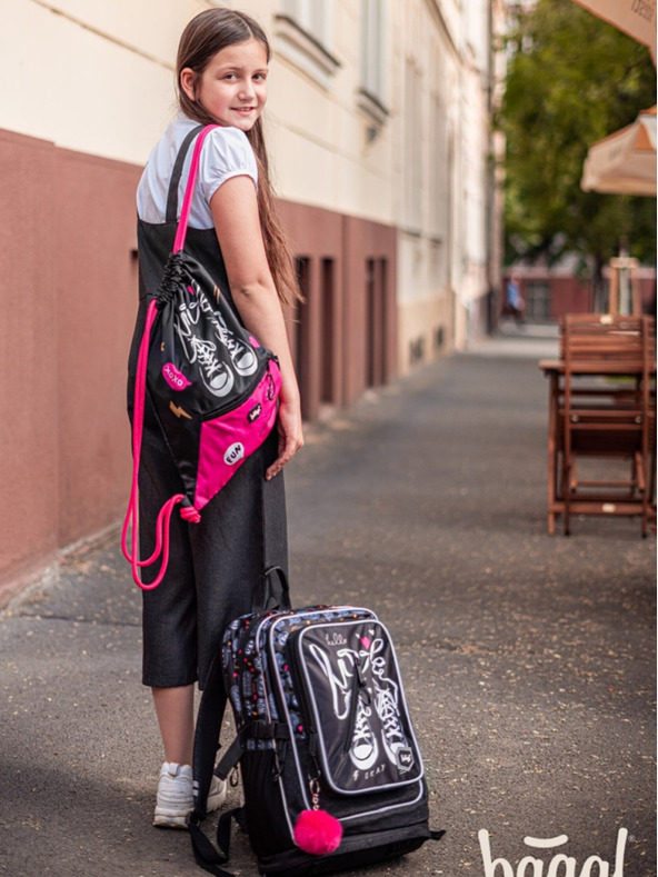 BAAGL  Schwarzes 3er Set Sneakers: Rucksack, Mäppchen und Tasche Baagl