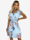numoco Plissee-Kleid mit Ausschnitt und Schulterrüschen - hellblau mit hellen Rosen Numoco