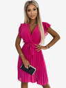 numoco Chiffon-Faltenkleid mit Ausschnitt und Rüschen – rosa Barbie-Farbe Numoco