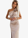 numoco Langes Kleid aus Satin mit einer Schulter und Rosen - beige Numoco AURORA
