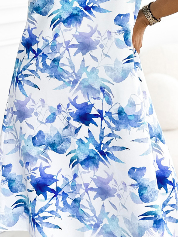 numoco Schmeichelhaftes weißes Kleid mit blauem Muster Numoco VICTORIA