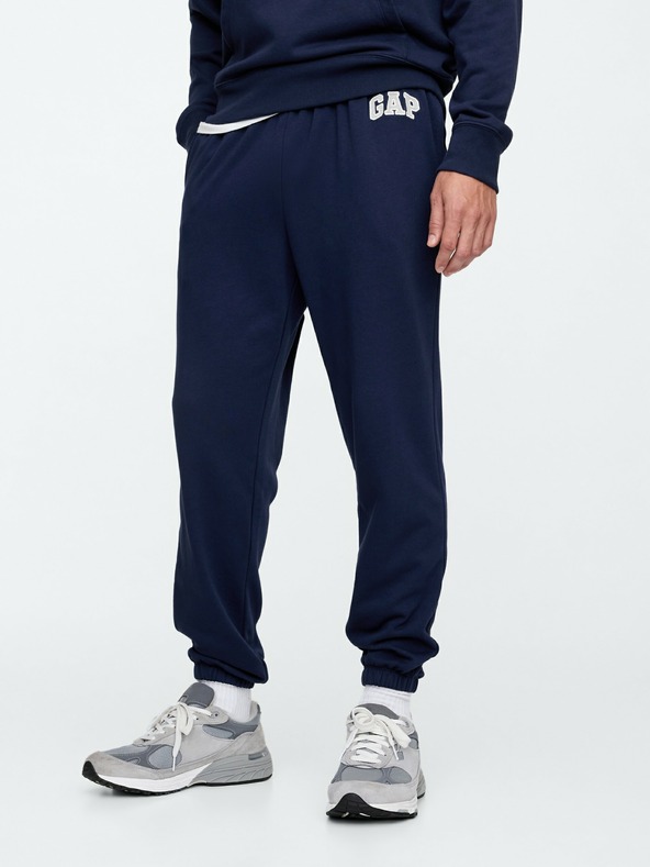 GAP Herren Sweatpants mit Fleece und Logo GAP