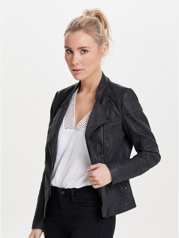 ONLY Schwarze kurvige Damenlederjacke mit Taschen ONLY Biker