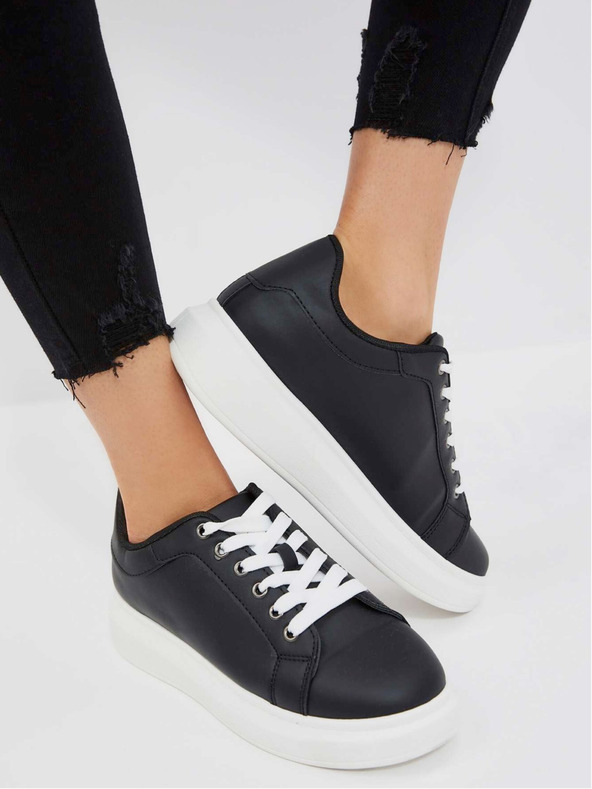 Moodo Schwarze Damen-Turnschuhe aus Leder Moodo