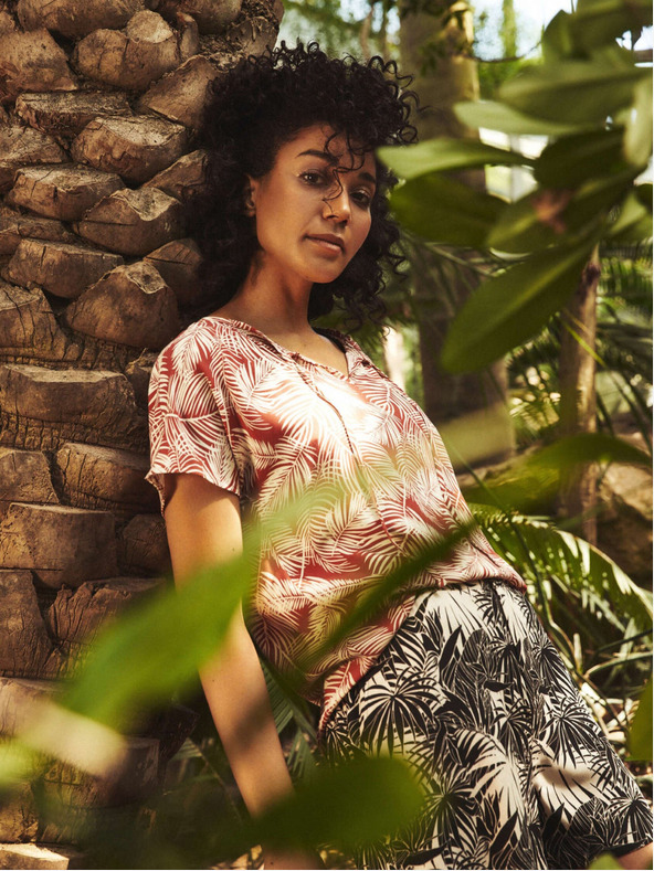 Moodo Weiß und rot gemusterte Damenbluse Moodo