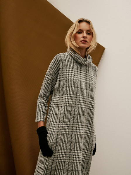 Moodo Moodo Rollkragenkleid