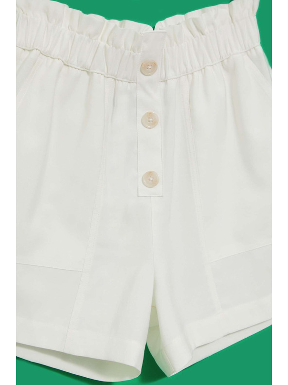 Moodo Weiße Damen Moodo Shorts