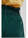 Moodo Dunkelgrüne Damen-Shorts von Moodo