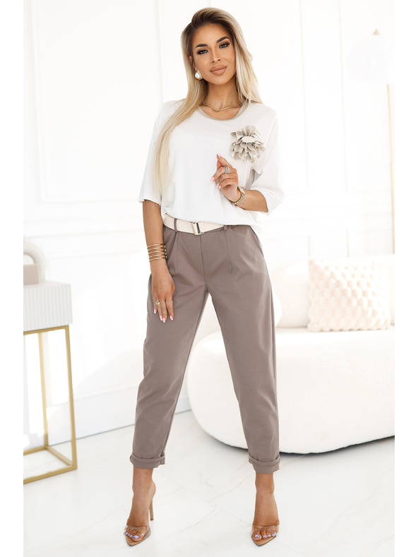 numoco Bequeme Bluse mit Blumenapplikation auf der Schulter Numoco