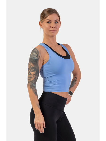 Nebbia Sportliches Crop-Top in schmaler Passform 422 Nebbia