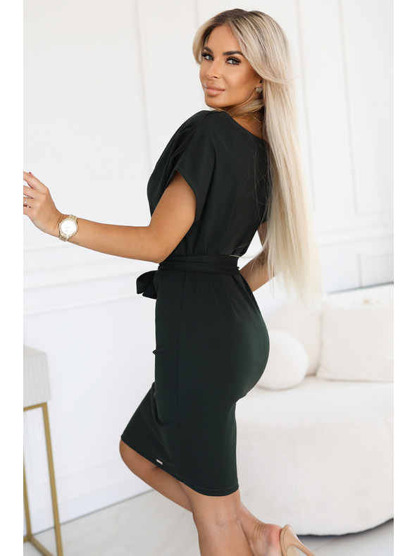 numoco ROXI Kleid mit asymmetrischem Rock und Gürtel