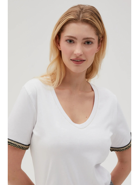 Moodo Weißes Basic-T-Shirt mit V-Ausschnitt