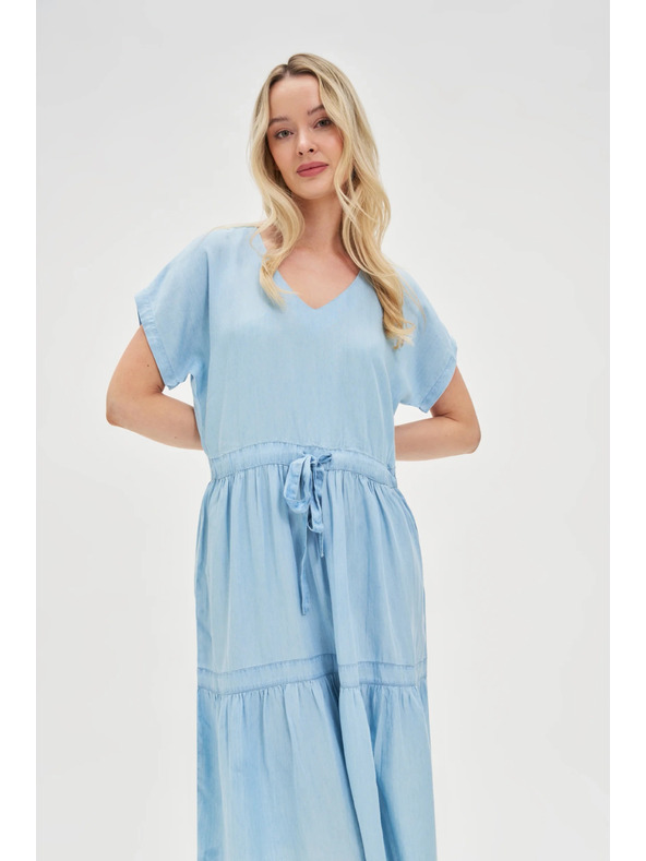 Moodo Hellblaues Midi-Kleid mit Volants Moodo