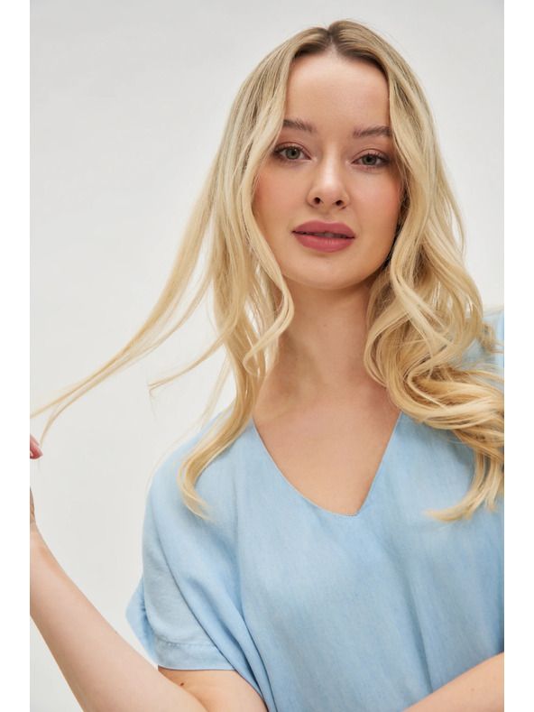 Moodo Hellblaues Midi-Kleid mit Volants Moodo