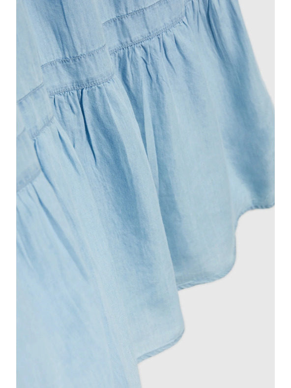 Moodo Hellblaues Midi-Kleid mit Volants Moodo