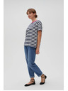 Moodo Blau-weiß gestreiftes T-Shirt mit rosa Kragen