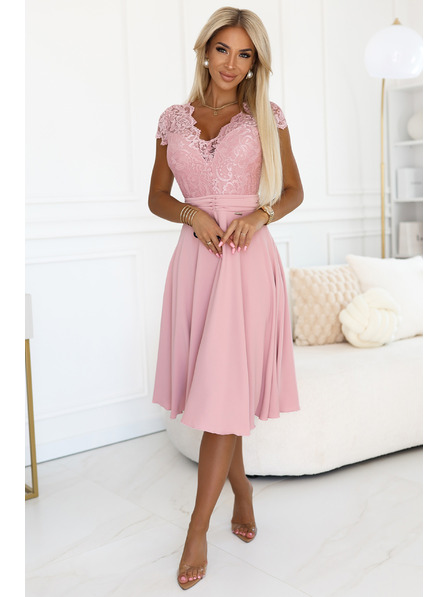 numoco Hellrosa Chiffonkleid mit Spitzenausschnitt