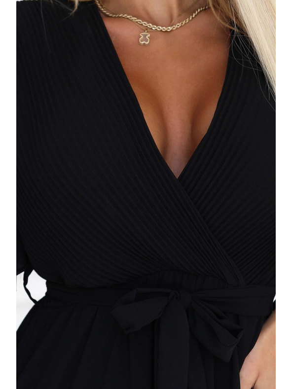 numoco Langes Kleid mit plissiertem Ausschnitt und Bindung - schwarz