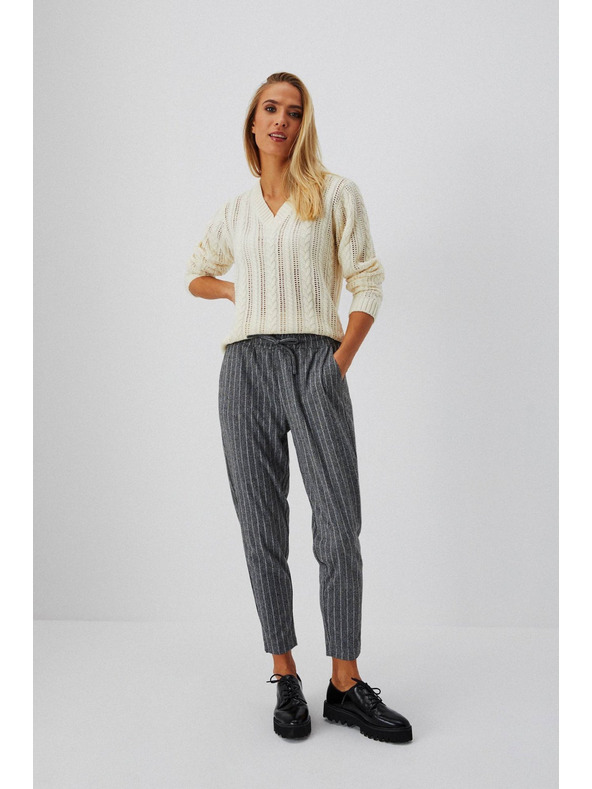 Moodo Cremefarbener Pullover mit Zopfmuster