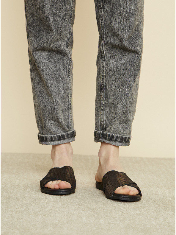 Ojju Schwarze Lederslipper OJJU