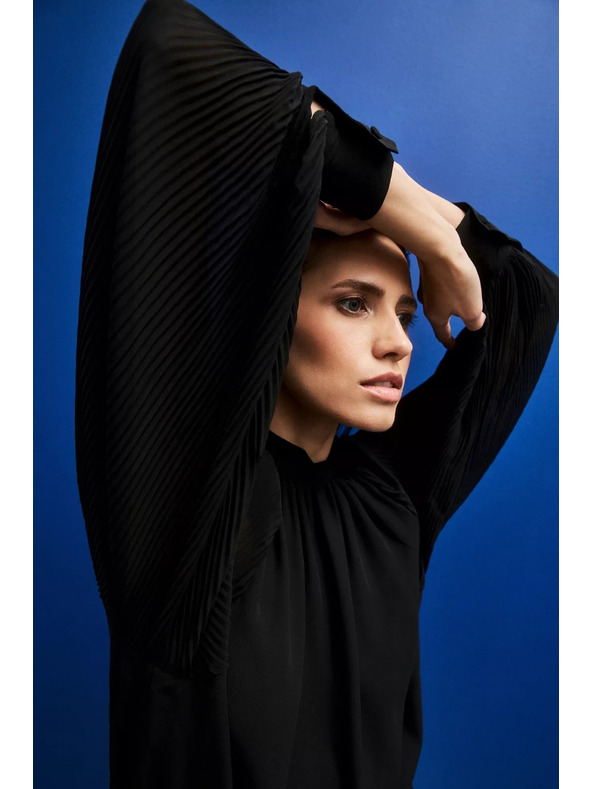 Moodo Schwarze Bluse mit transparenten Ärmeln
