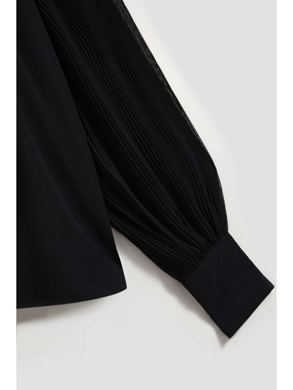 Moodo Schwarze Bluse mit transparenten Ärmeln