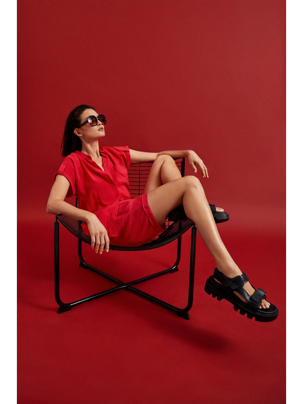 Moodo Rote Leinenshorts